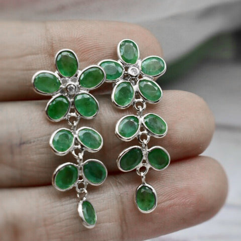 SOLID WHITE GOLD NATURAL EMERALD FLOWER SHAPED DANGLE DROP EARRING