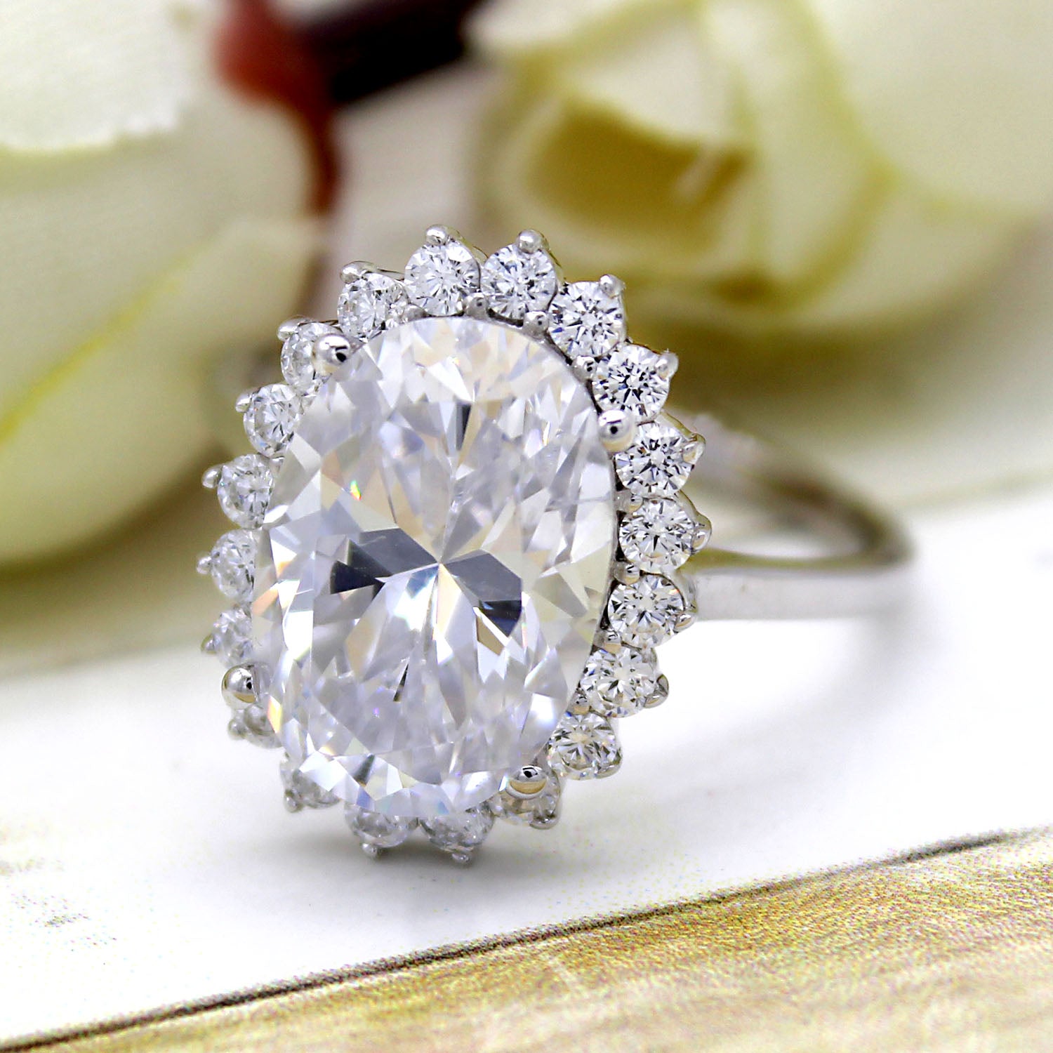 Aurora Pavé Halo Ring With Oval Cut - GOODSTONE